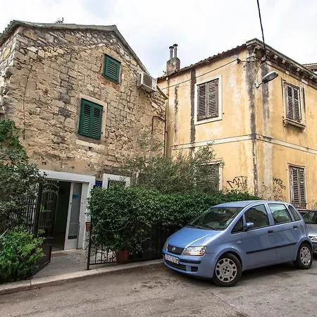 斯凯佳公寓 公寓 *